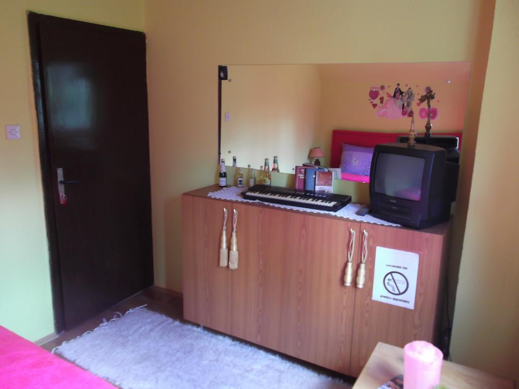 Guest House Kavedzic 자블야크 외부 사진